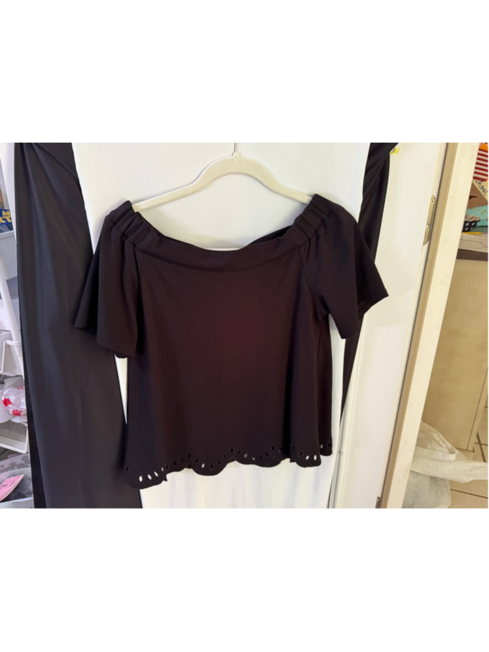 Women's Ann Taylor Petite SP Black Off-Shoulder Scalloped Hem Blouse
